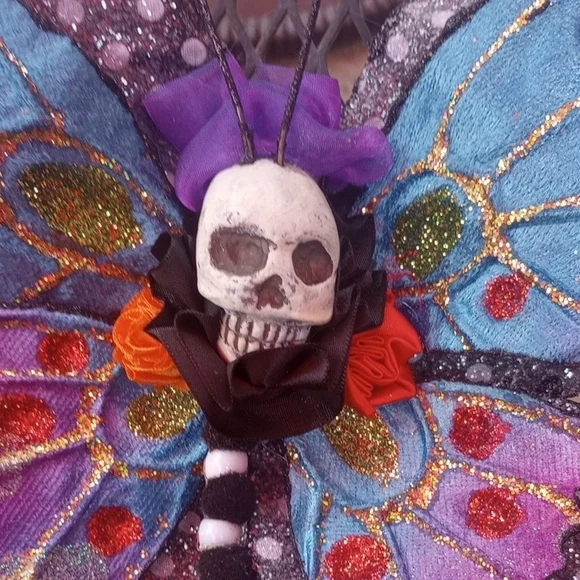 Halloween Butterfly Skull With Clip - Picture 2 of 5
